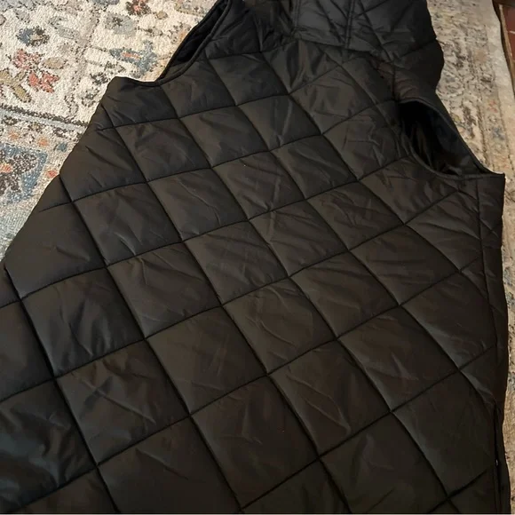 Awesome French Connection Black Quilted, Hooded Vest!  New without tags! - Picture 7 of 7